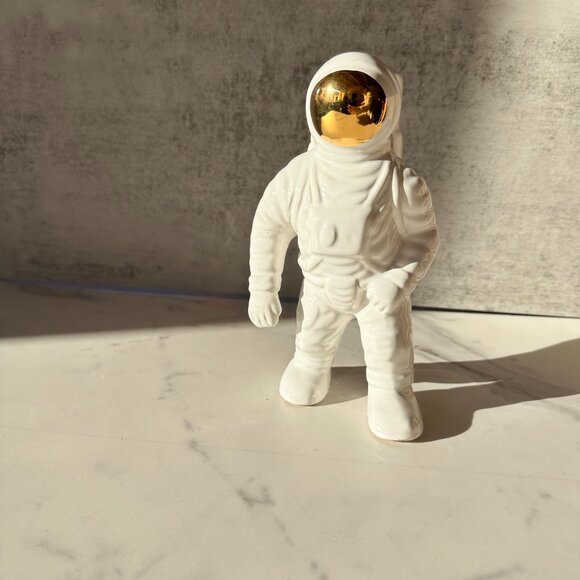 Astronaut Spaceman Ceramic Vase - Picture 2 of 8